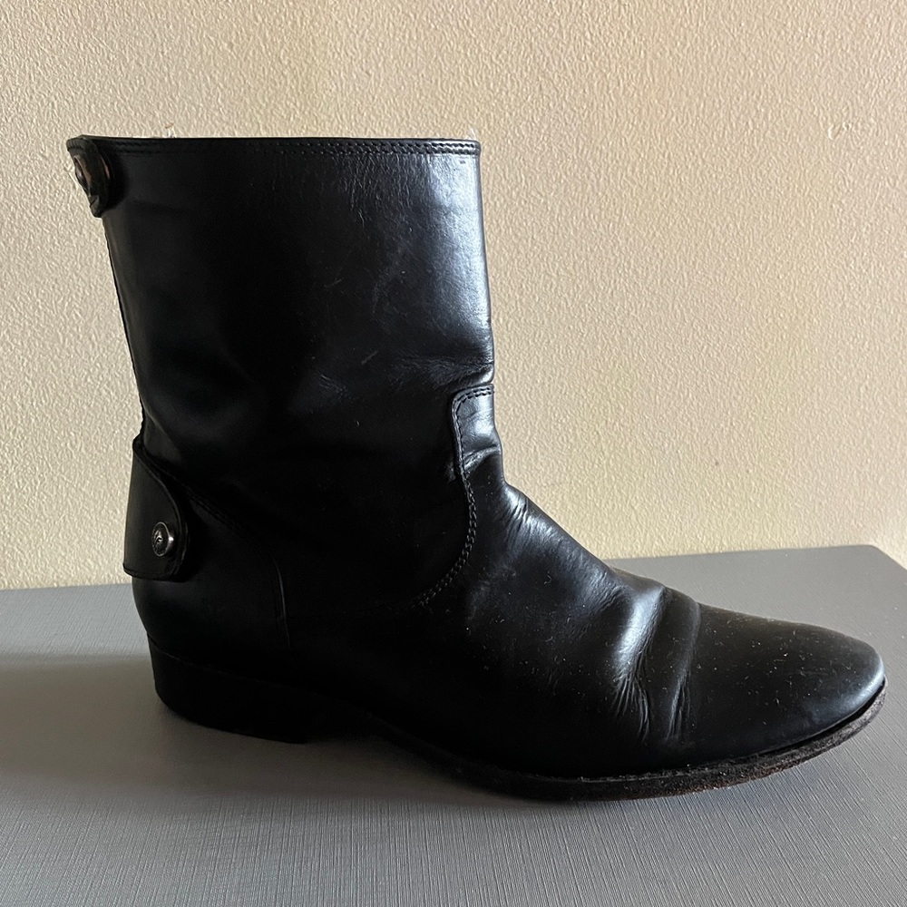 Frye Melissa Black Leather Ankle Boots